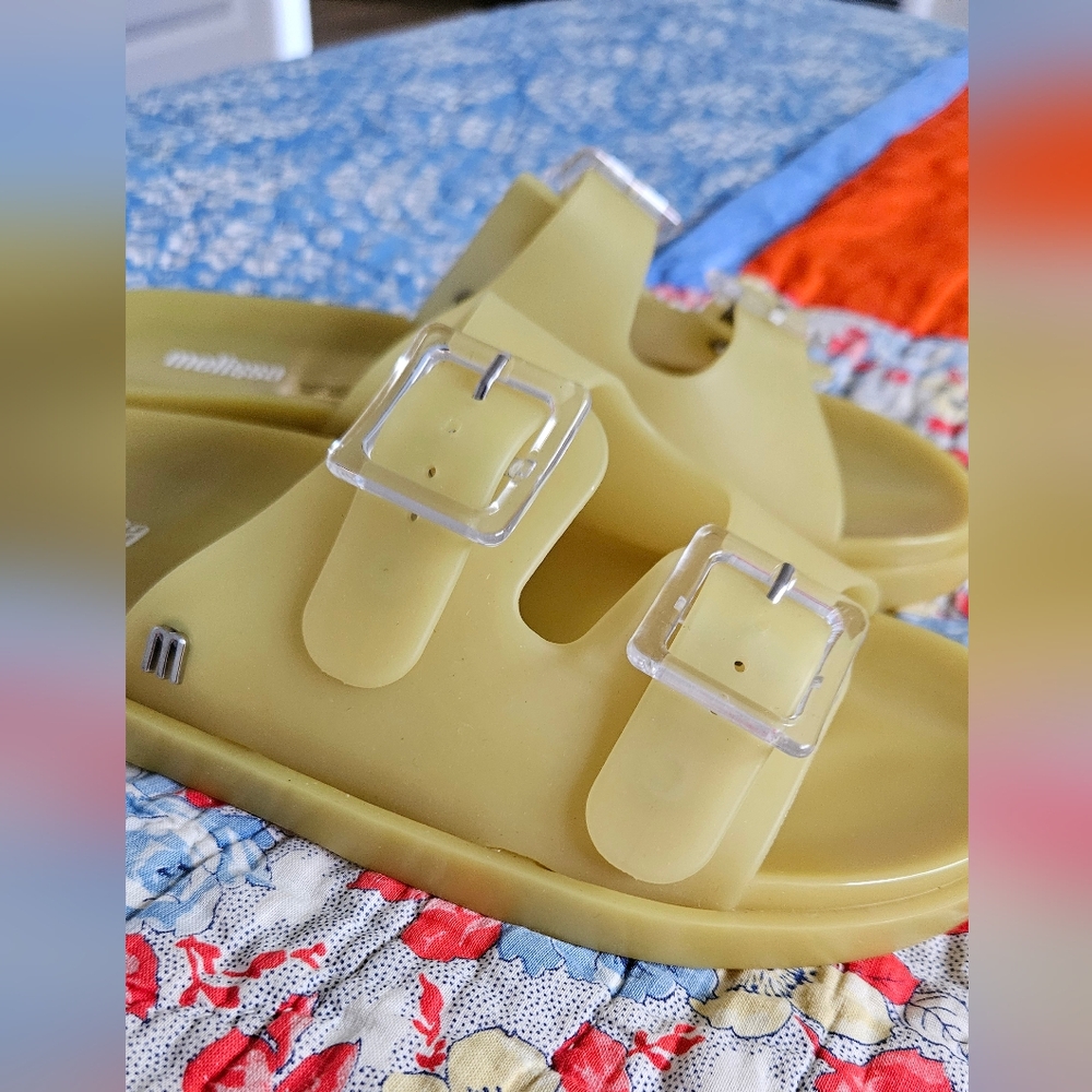 Melissa yellow size 6 jelly flip flops - Picture 3 of 6
